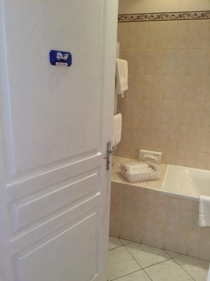 Hotel Le Clos Des Capitelles 3*
