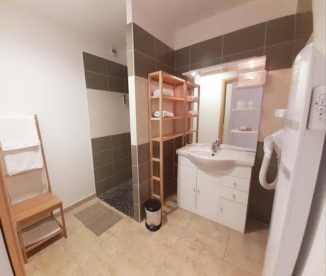Hotel Le Clos Des Capitelles 3*